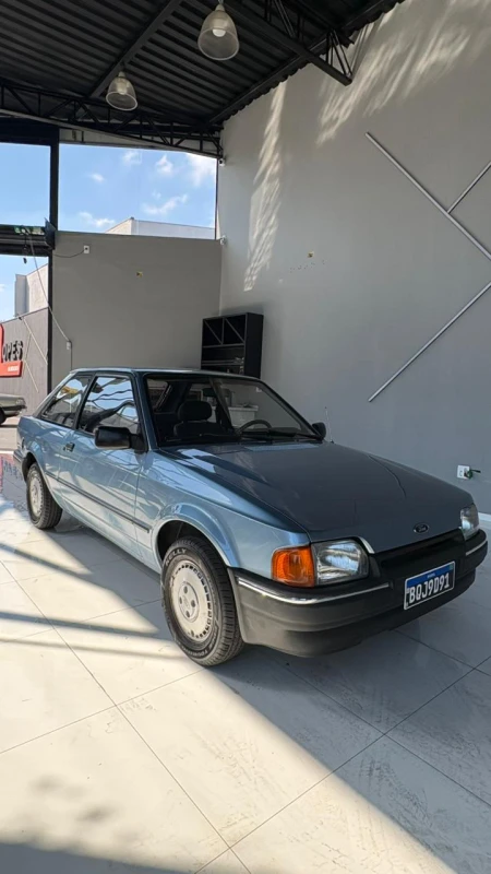 ESCORT L